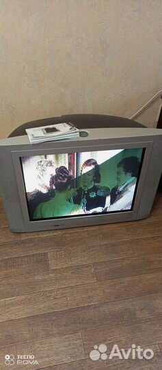 Телевизор с philips, с ЭЛТ плоским экраном