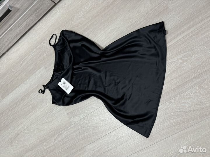 Пакет брендовой одежды на девушку