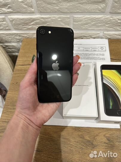 iPhone SE (2020), 64 ГБ