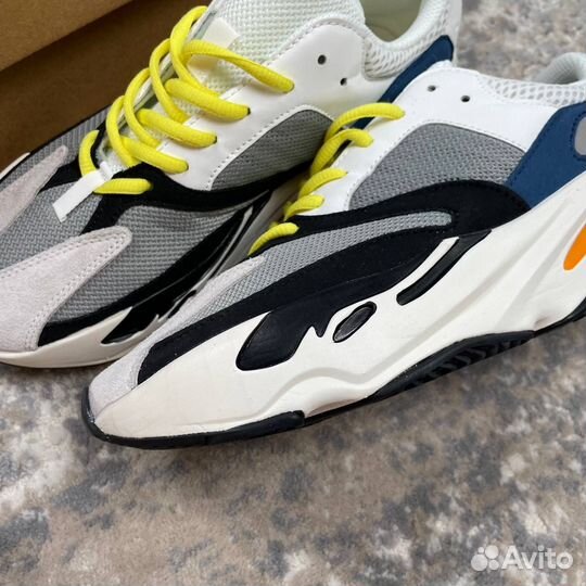 Кроссовки Adidas yeezy boost 700