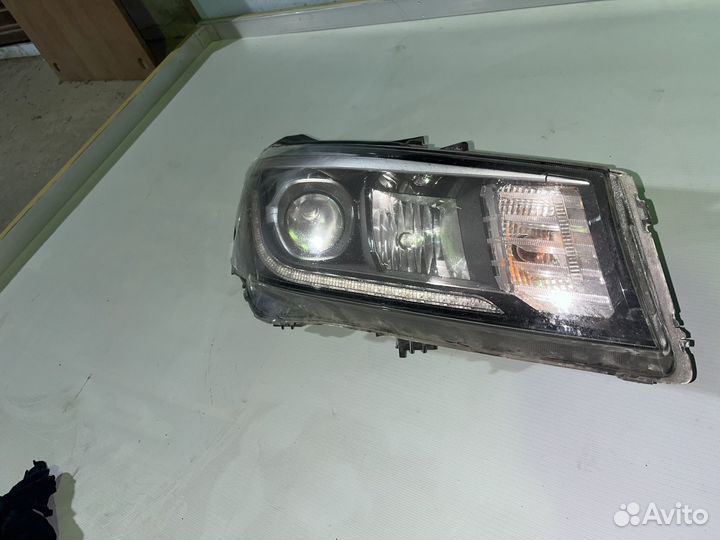 Фара правая Kia carnival 3, 92102-A9