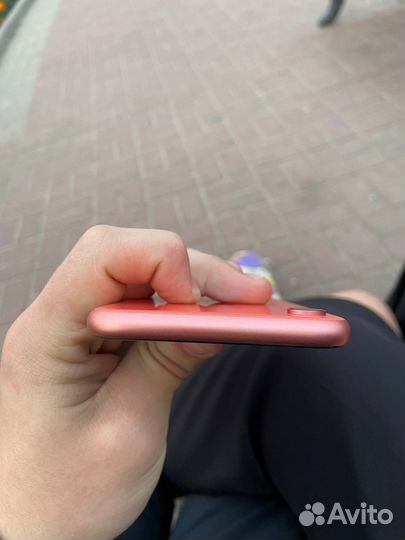 Телефон iPhone XR