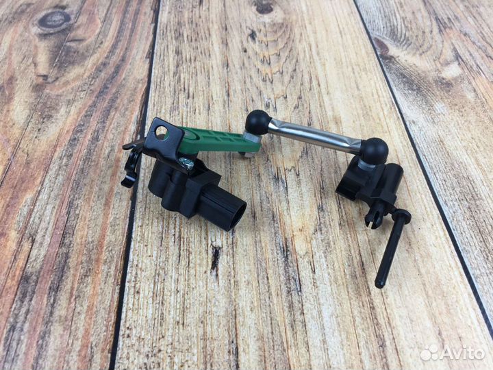 Датчик уровня кузова Volkswagen Touareg II NF