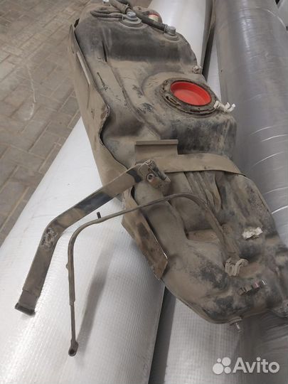 Топливный бак от Тойота Hilux 2018 г.в