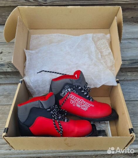 Лыжные ботинки