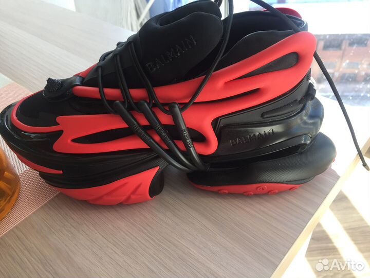 Кроссовки Balmain, новые на 38 размер