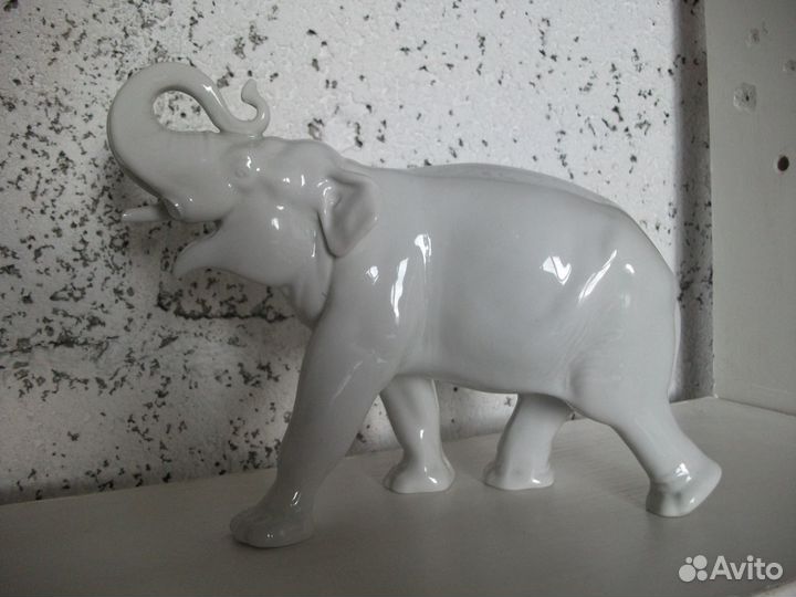 Статуэтка Слон фарфор лфз 1950-е