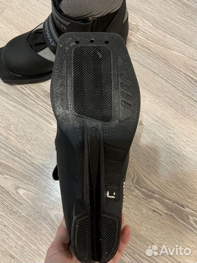 Лыжные ботинки