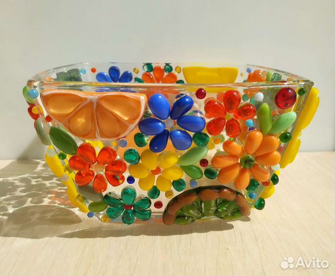 Конфетница стеклянная с декором