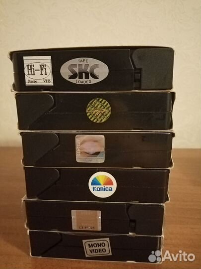 Коллекция фильмов на VHS есть лицензионные