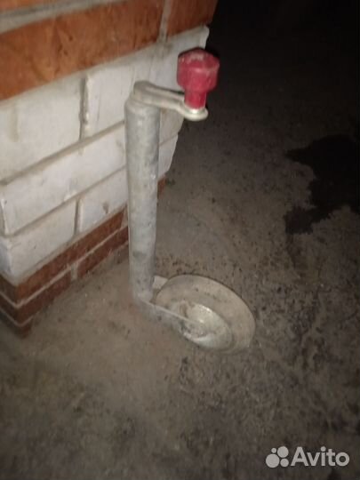 Опорное (подкатное) колесо для прицепа