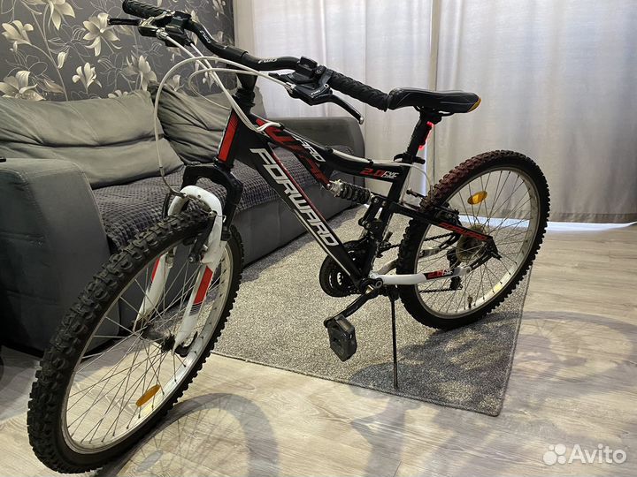 Велосипед подростковый горный forward Cyclone 2.0