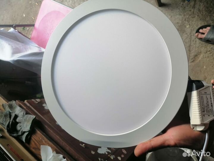 Светильник потолочный встраиваемый