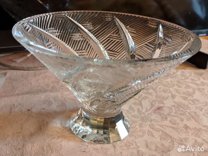 Хрустальная конфетница