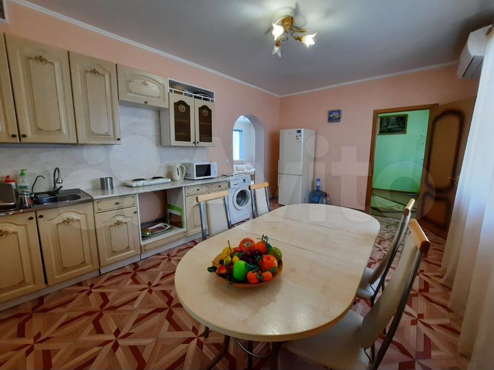 Дом 200 м² на участке 6 сот.