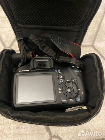Компактный фотоаппарат canon eos 1000D