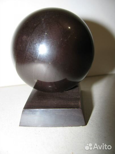 Окаменелое дерево (шар на подставке)