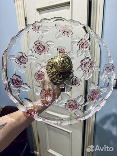 Ваза для фруктов на бронзовой ножке