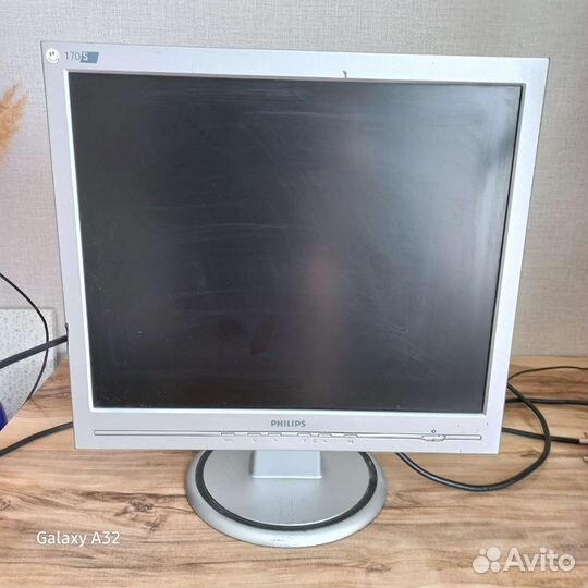 Монитор Philips