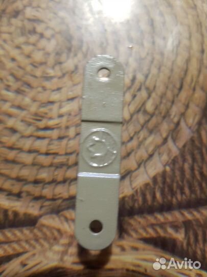 Защелка роликовая магнитная