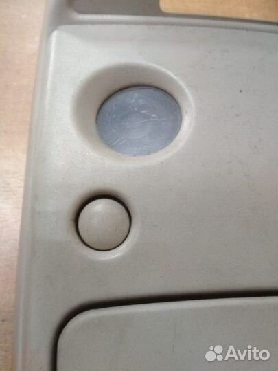 Плафон внутреннего освещения передний