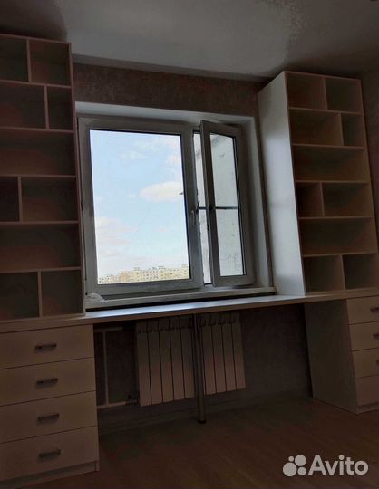 Рабочая зона у окна