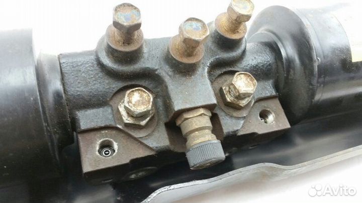 Гидроаккумулятор задний Nissan Patrol Y62 VK56VD