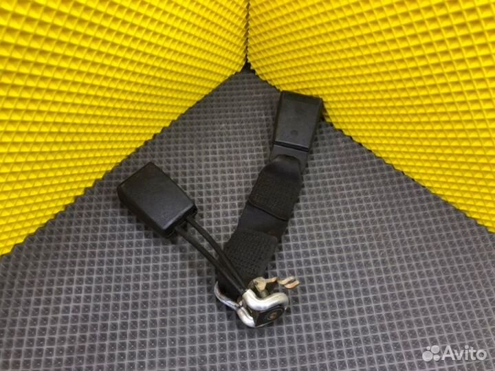 Ремень безопасности Mercedes-Benz E-Class W124