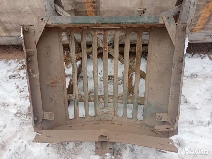 Продам решетку радиатора на газ 69