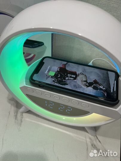 Лампа ночник колонка часы беспроводная зарядка