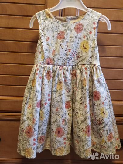 Платье на торжество рост 98