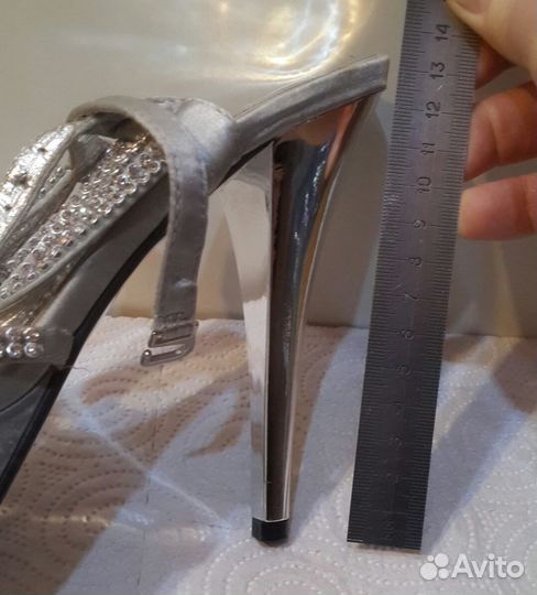 Босоножки стриппы со Стразами б/у 38 р-р