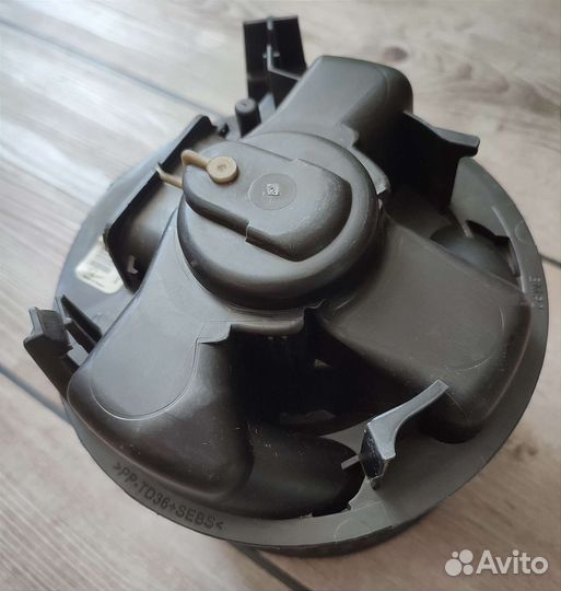 Моторчик отопителя Renault Logan, Sandero, Duster