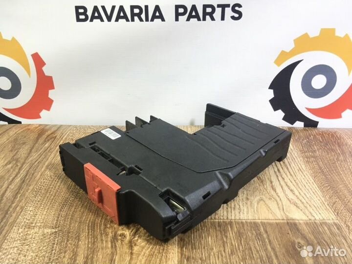 Распределитель тока. Плюсовая клемма Mercedes E