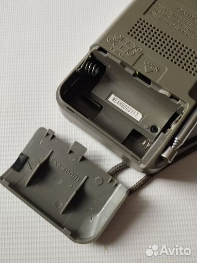 Карманный приемник Panasonic RF-P50. Рабочий