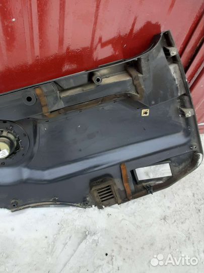 Обшивка двери правая Volvo Fm12