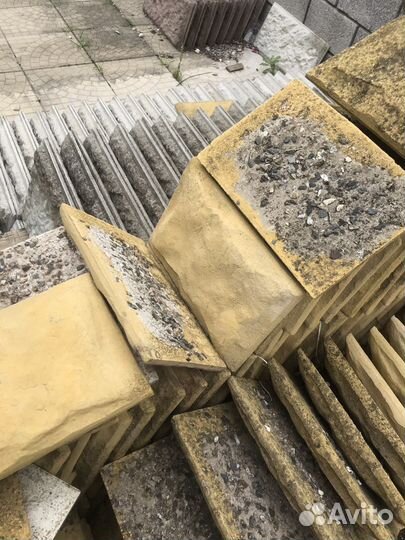 Облицовка цоколя дикий камень