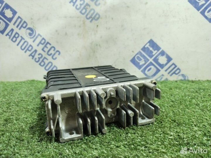 Блок управления двигателем (эбу) Audi 80 седан 2.0