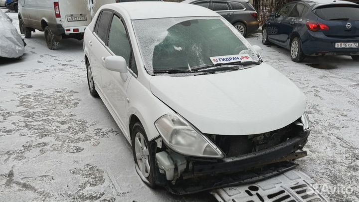 Накладка двигателя Nissan Tiida (C11) 14041-JE20A