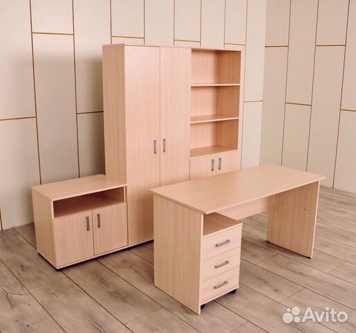 Мебель офисная столы тумбы шкафы