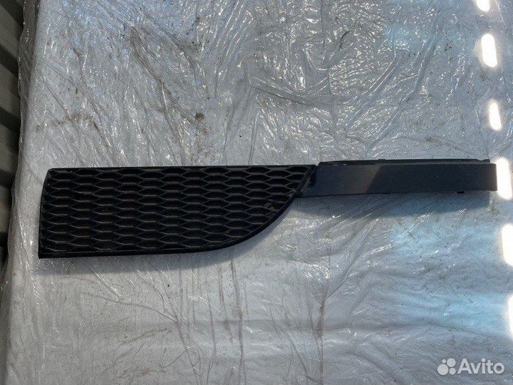 Накладка решетки капота Mercedes-Benz