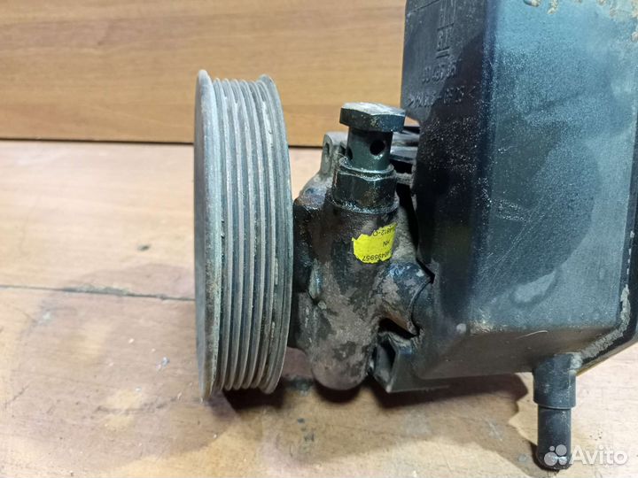 Насос гидроусилителя руля Opel Vectra B