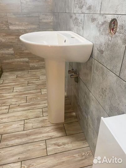 Раковина в ванную на ножке