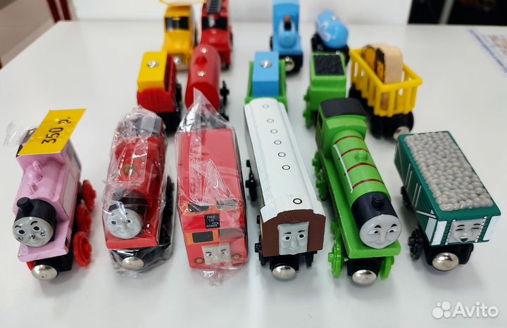 Паровоз томас и вагоны для деревянной дороги