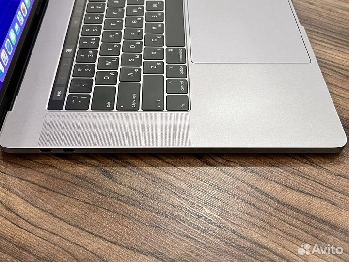 Macbook pro 15 retina 2018 i9 / 32 гб / 1 тб