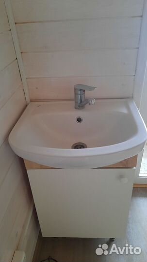 Раковина с тумбой