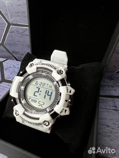 Часы casio g shock 5600 белые
