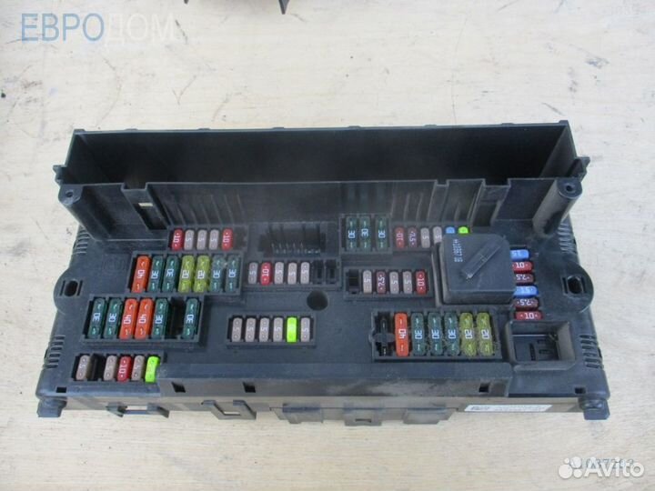 Блок предохранителей передний BMW F10 s1087293