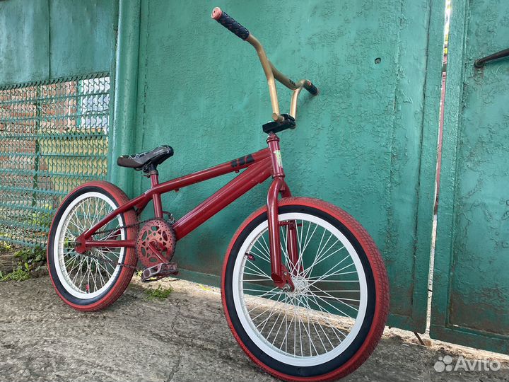 Трюковой велосипед BMX