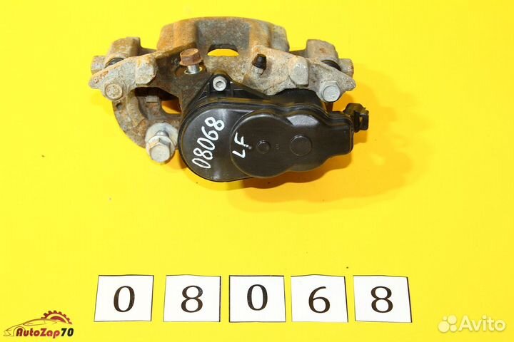 Toyota Camry (XV70) Суппорт задний левый